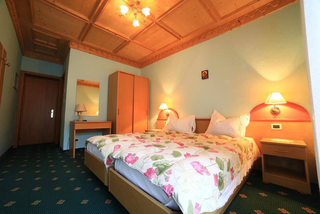 Alpenhotel La Montanara Рокка-Пьеторе Номер фото